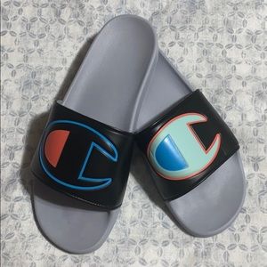 Champion slides size 11